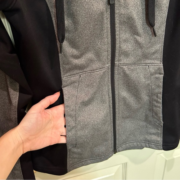 North Face zip up sweatshirt - Picture 4 of 4